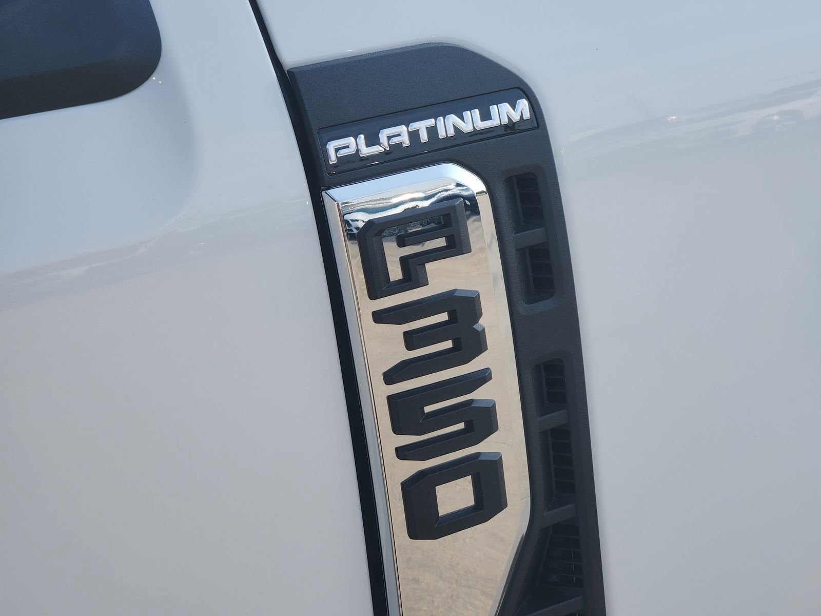 New 2026 Ford F350 Platinum w/ Platinum Plus Package image 12