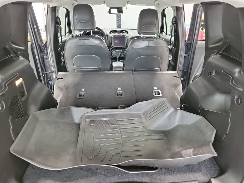 Used 2023 Jeep Renegade Limited image 23