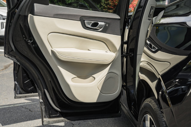 Used 2024 Volvo XC60 T8 Plus w/ Protection Package Premier AWD/4WD image 36