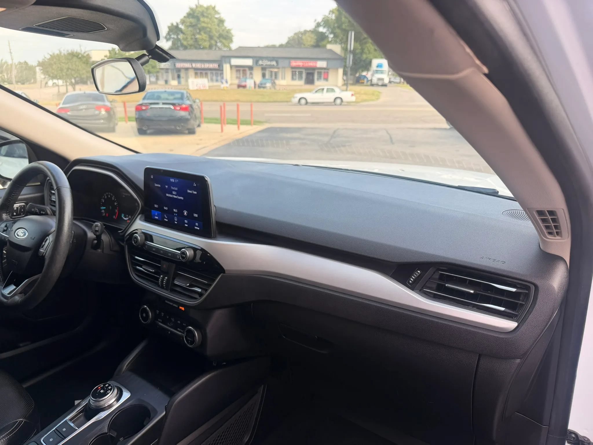 Used 2020 Ford Escape SEL AWD/4WD image 30