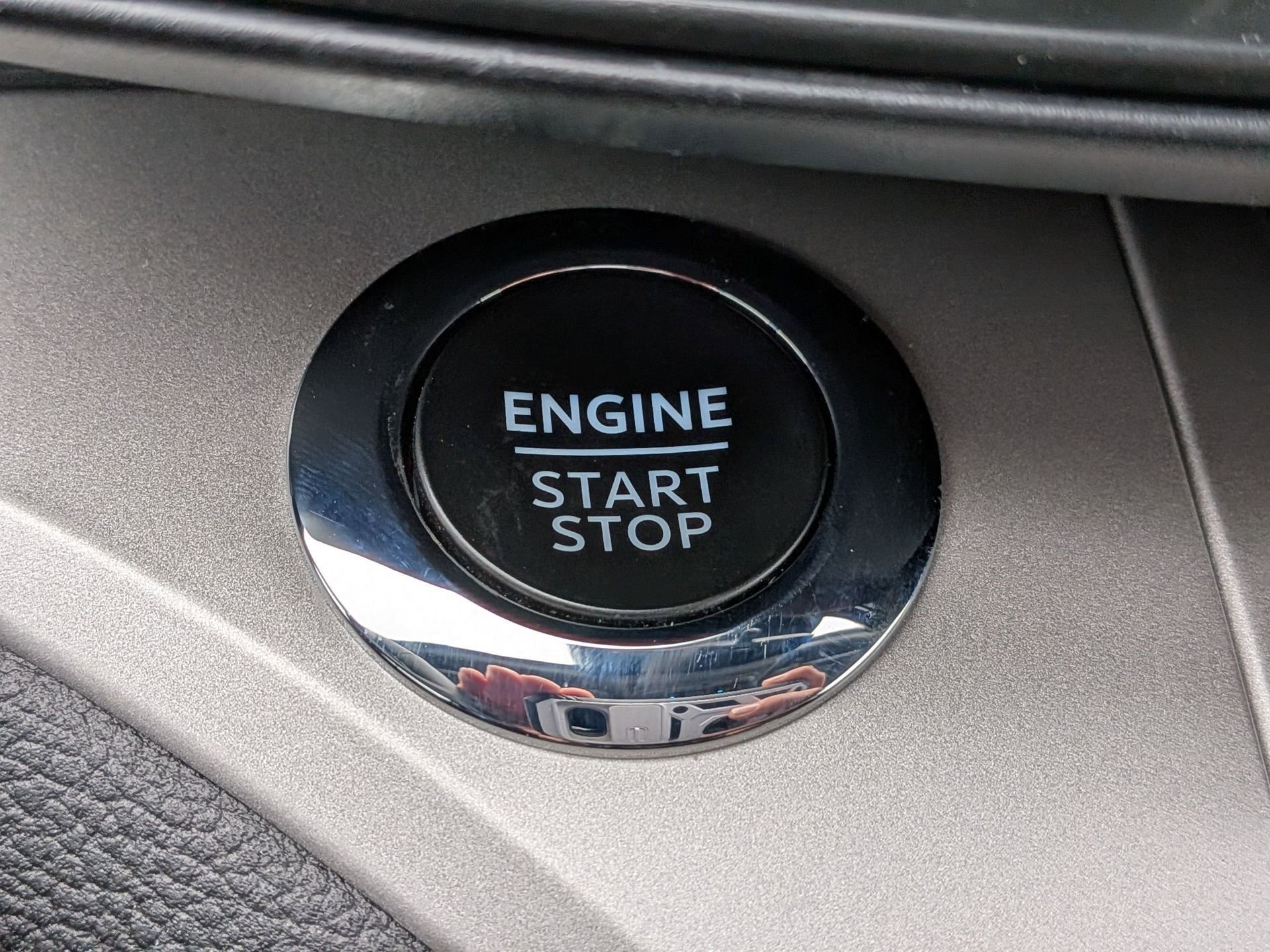 Used 2023 Ford Explorer XLT image 32