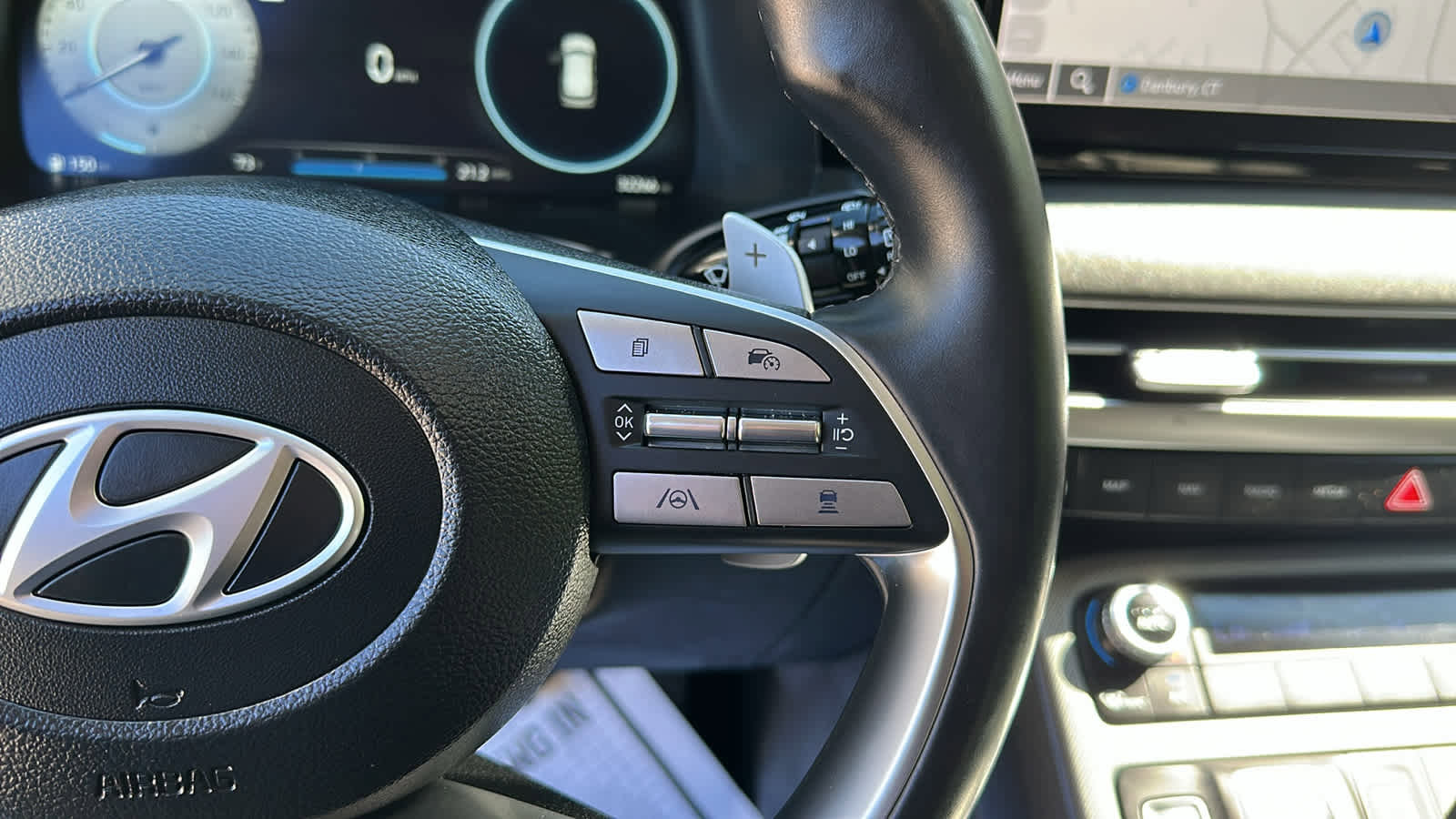 Used 2024 Hyundai Palisade SEL w/ Premium Package image 16