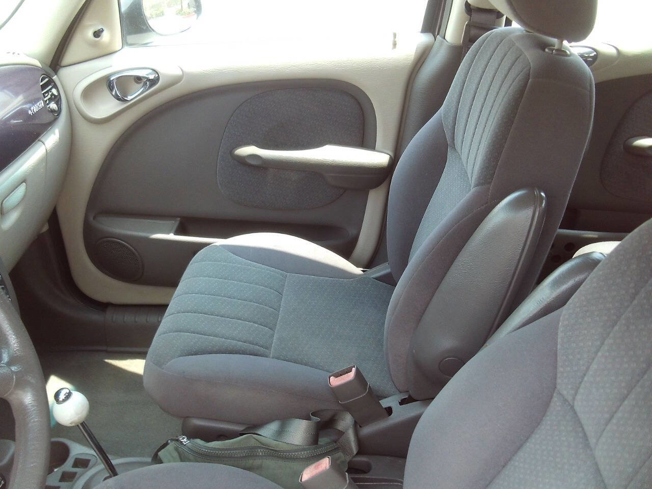 Used 2004 Chrysler PT Cruiser image 25