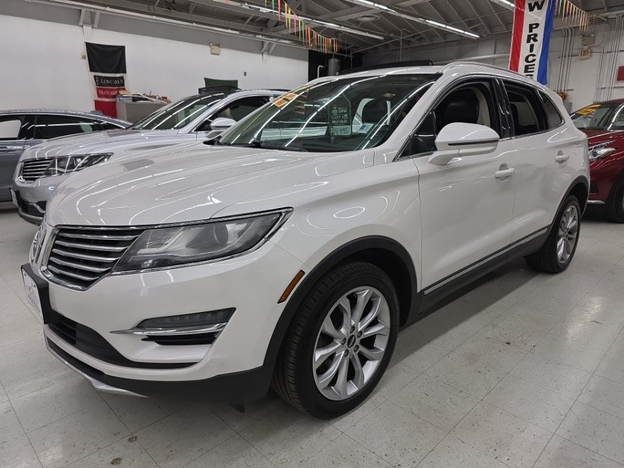 Used 2017 Lincoln MKC Select w/ Select Plus Package AWD/4WD image 3
