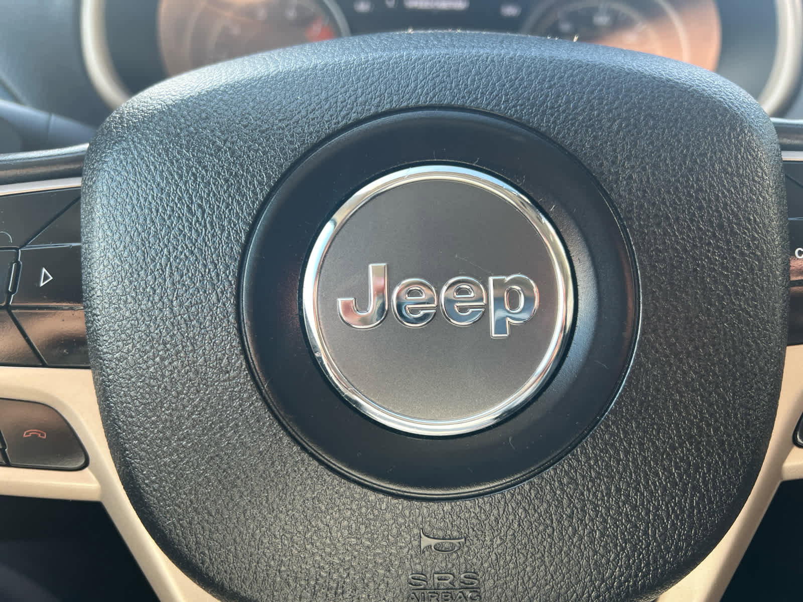 Used 2018 Jeep Cherokee Limited image 25
