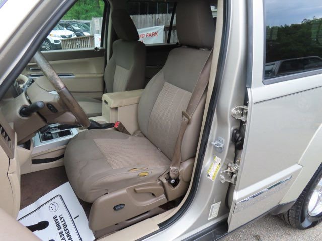 Used 2008 Jeep Liberty Limited w/ Premium Sound Group AWD/4WD image 19