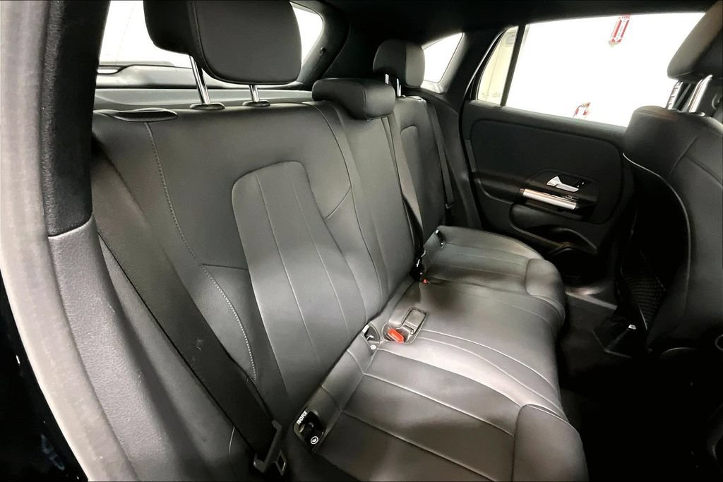 Used 2025 Mercedes-Benz GLA 250 image 28