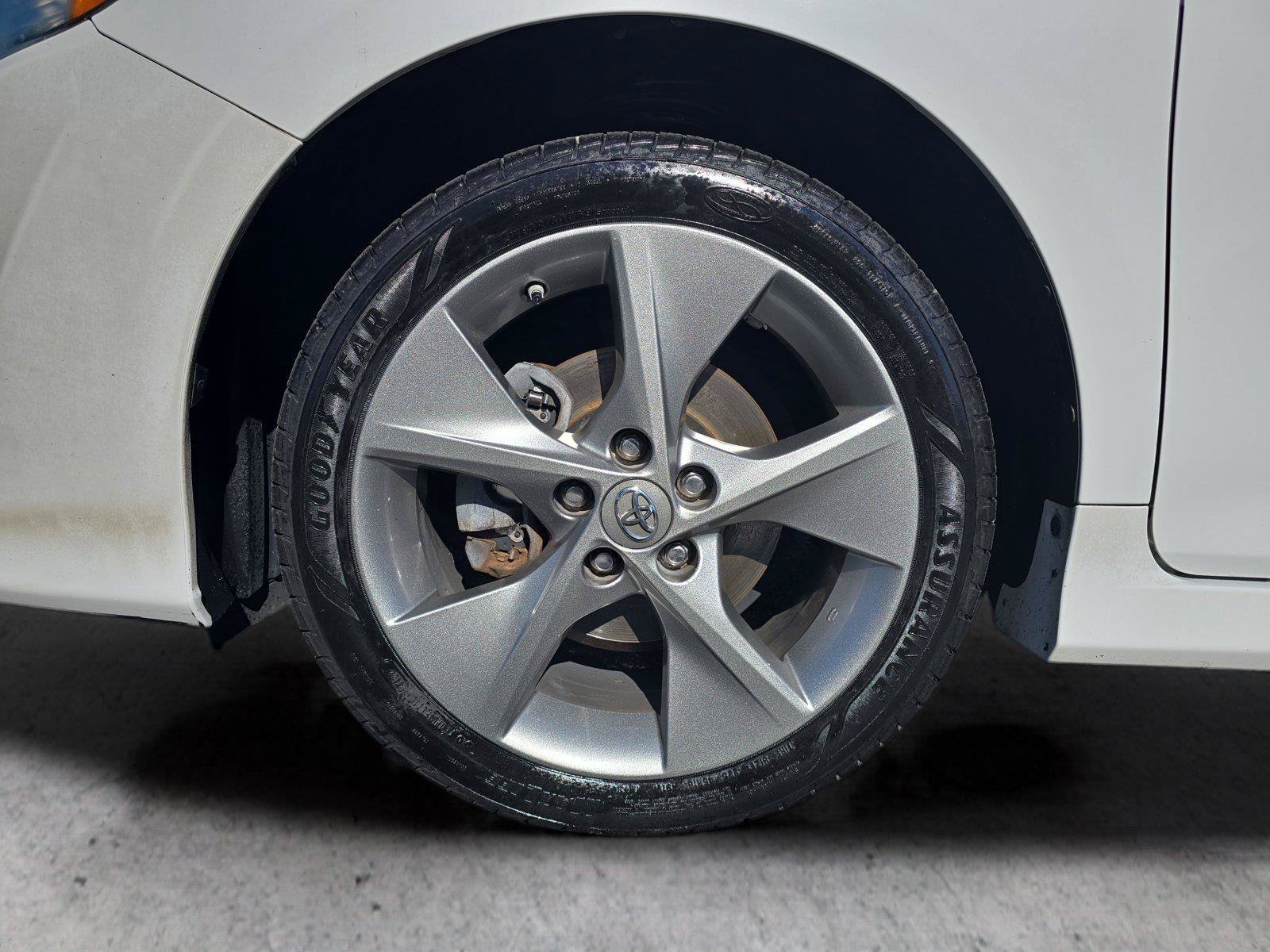 Used 2014 Toyota Camry SE FWD image 28