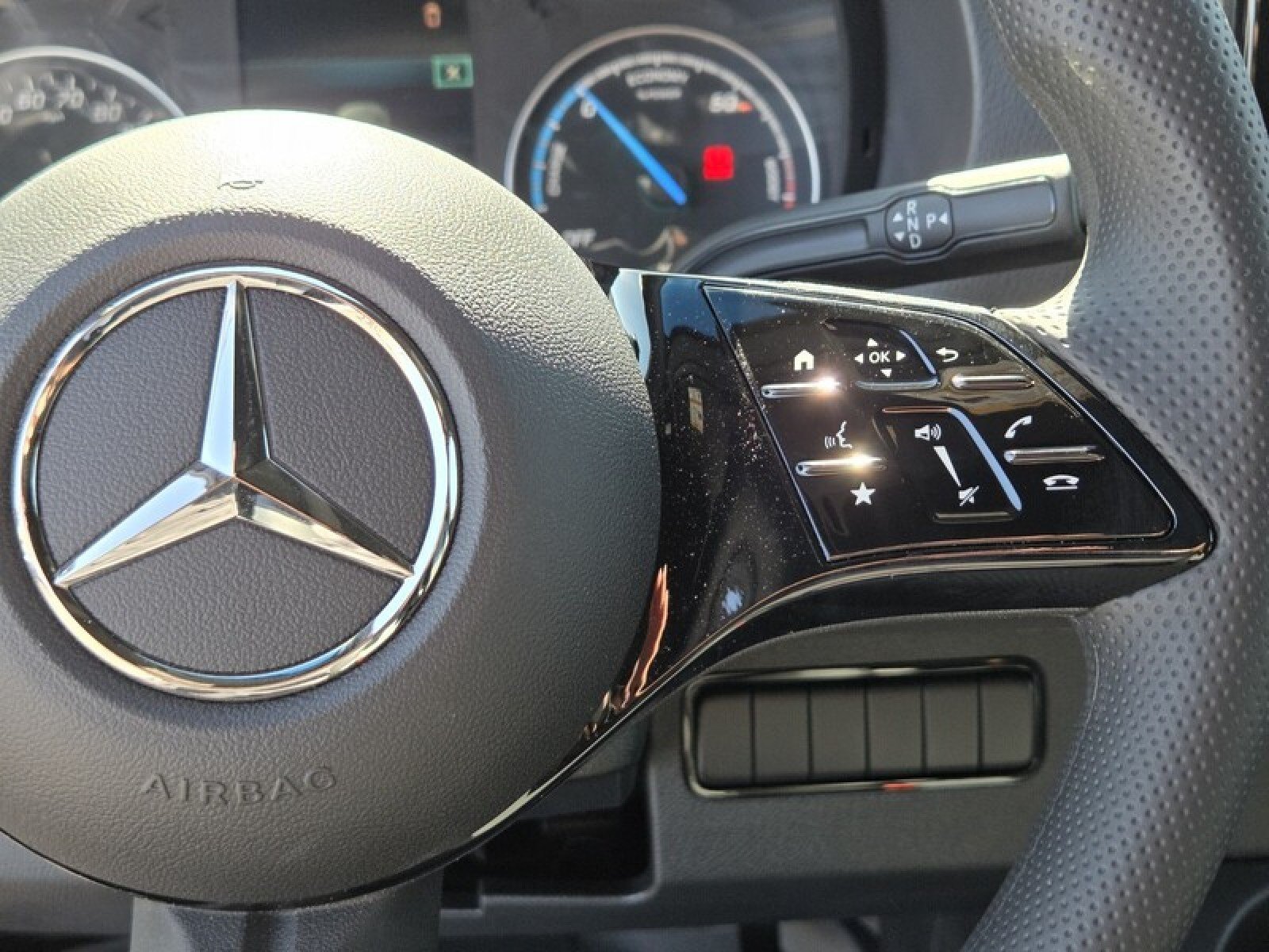 New 2025 Mercedes-Benz eSprinter 170 Cargo image 25