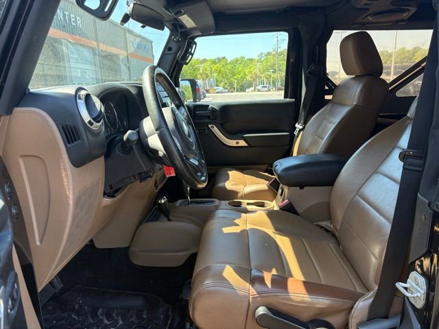 Used 2011 Jeep Wrangler Sahara w/ Connectivity Group AWD/4WD image 13