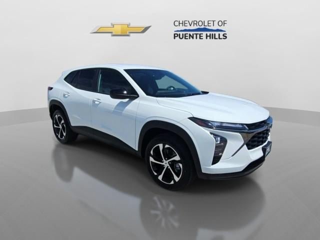 New 2026 Chevrolet Trax RS w/ Driver Confidence Package FWD image 2