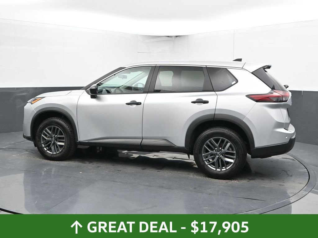 Used 2024 Nissan Rogue S FWD image 10