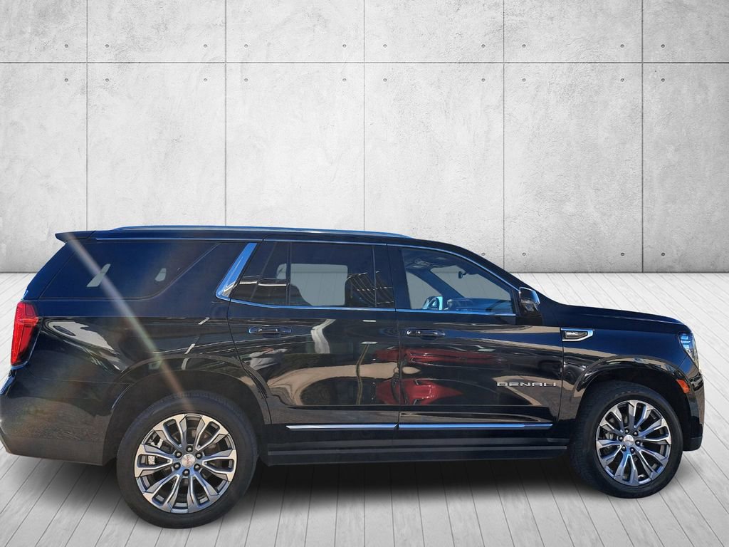 Used 2021 GMC Yukon Denali w/ Denali Premium Package image 4