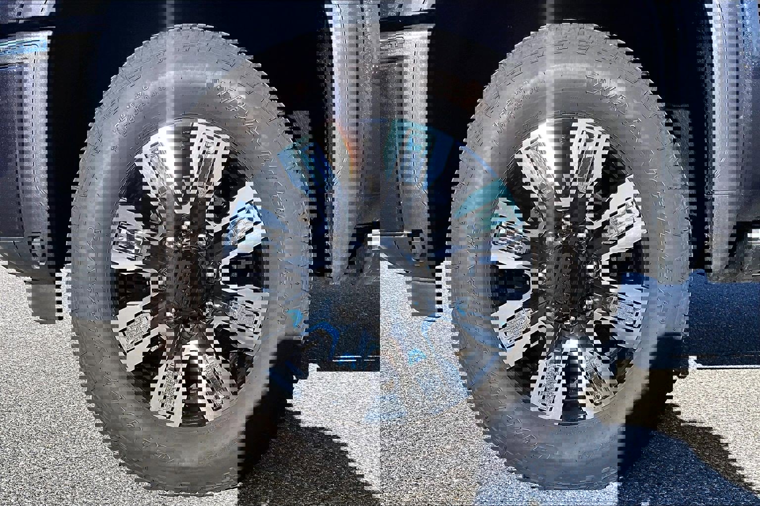 Used 2024 GMC Sierra 2500 Denali w/ Denali Reserve Package image 9