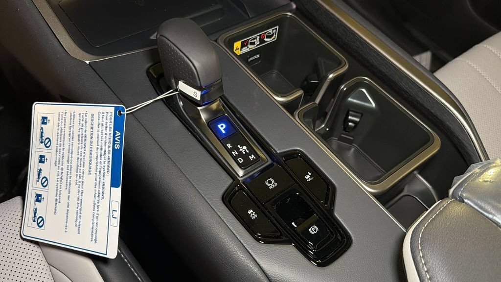 New 2026 Lexus TX 500h AWD image 25