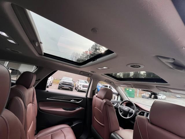 Used 2021 Buick Enclave Avenir w/ Avenir Technology Package AWD/4WD image 37