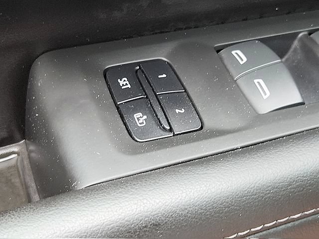 Certified 2023 Chevrolet Suburban Z71 w/ Luxury Package AWD/4WD image 27