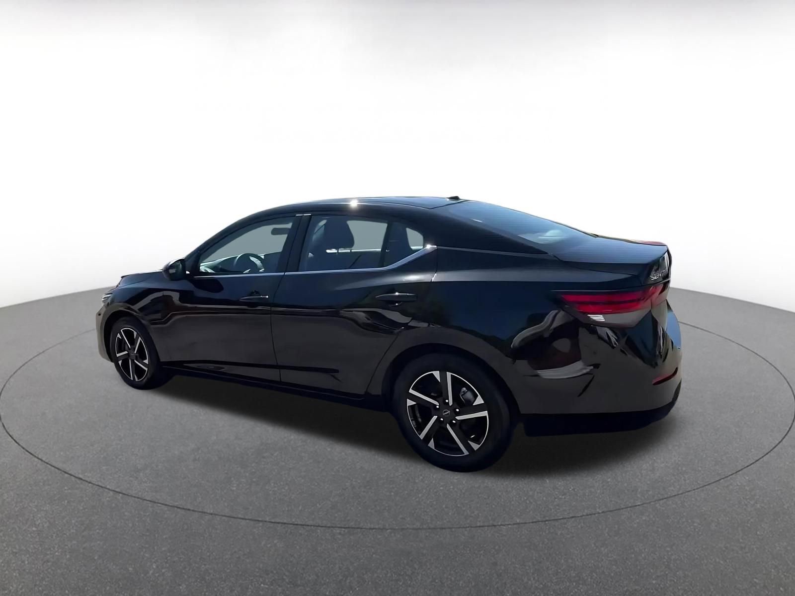 Used 2025 Nissan Sentra SV image 10