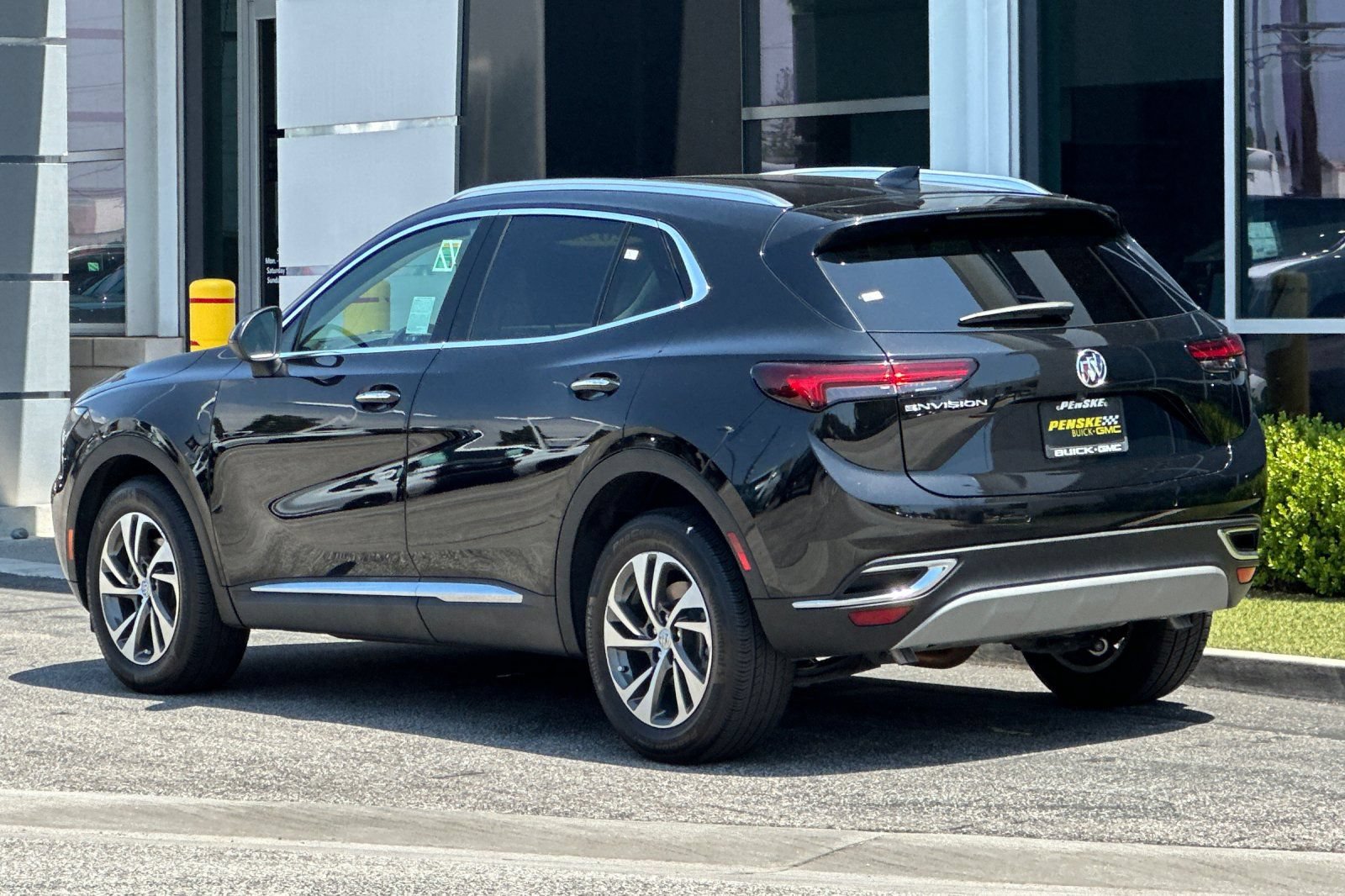 Certified 2023 Buick Envision Essence FWD image 6