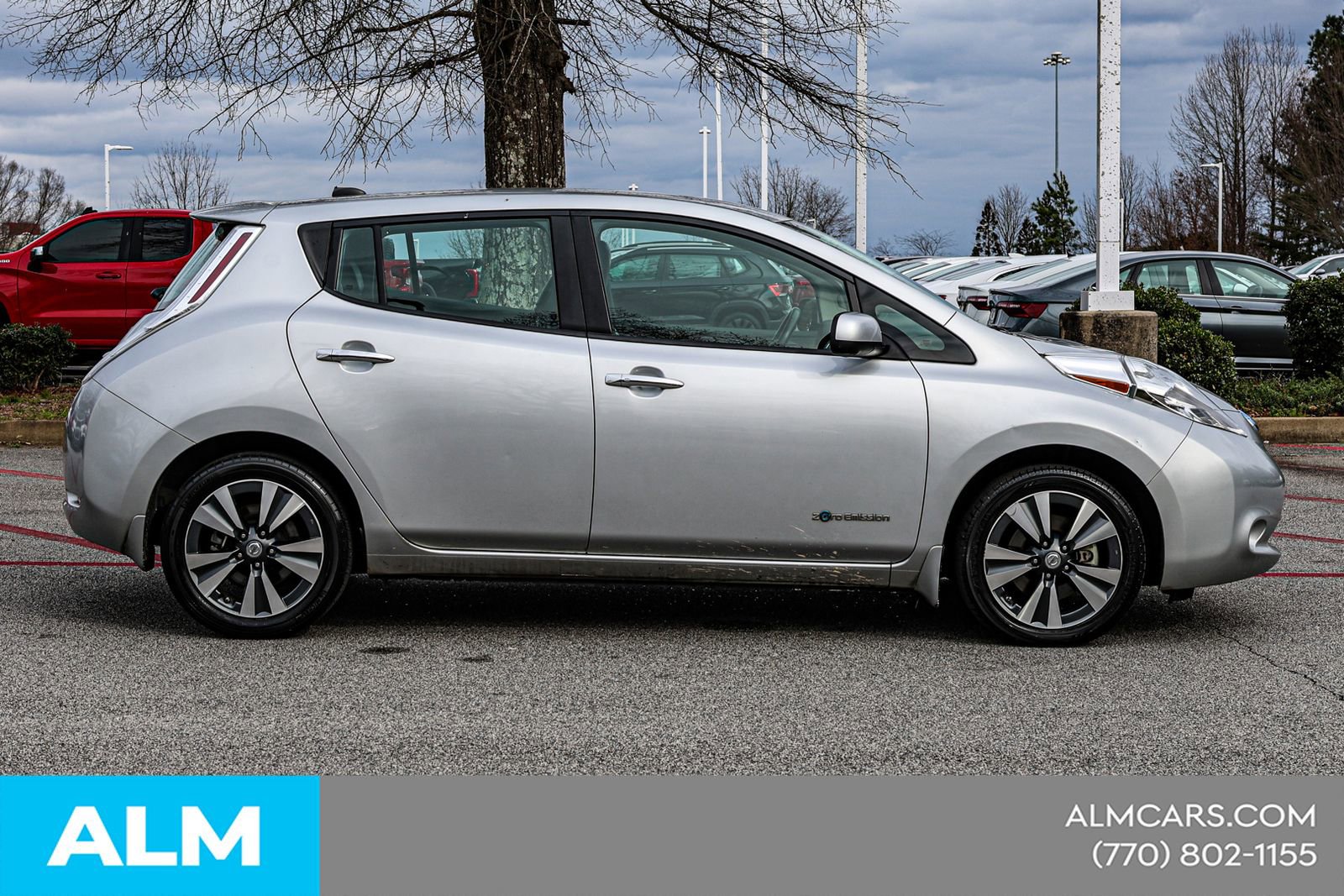 Used 2015 Nissan Leaf SL w/ Premium Package image 11