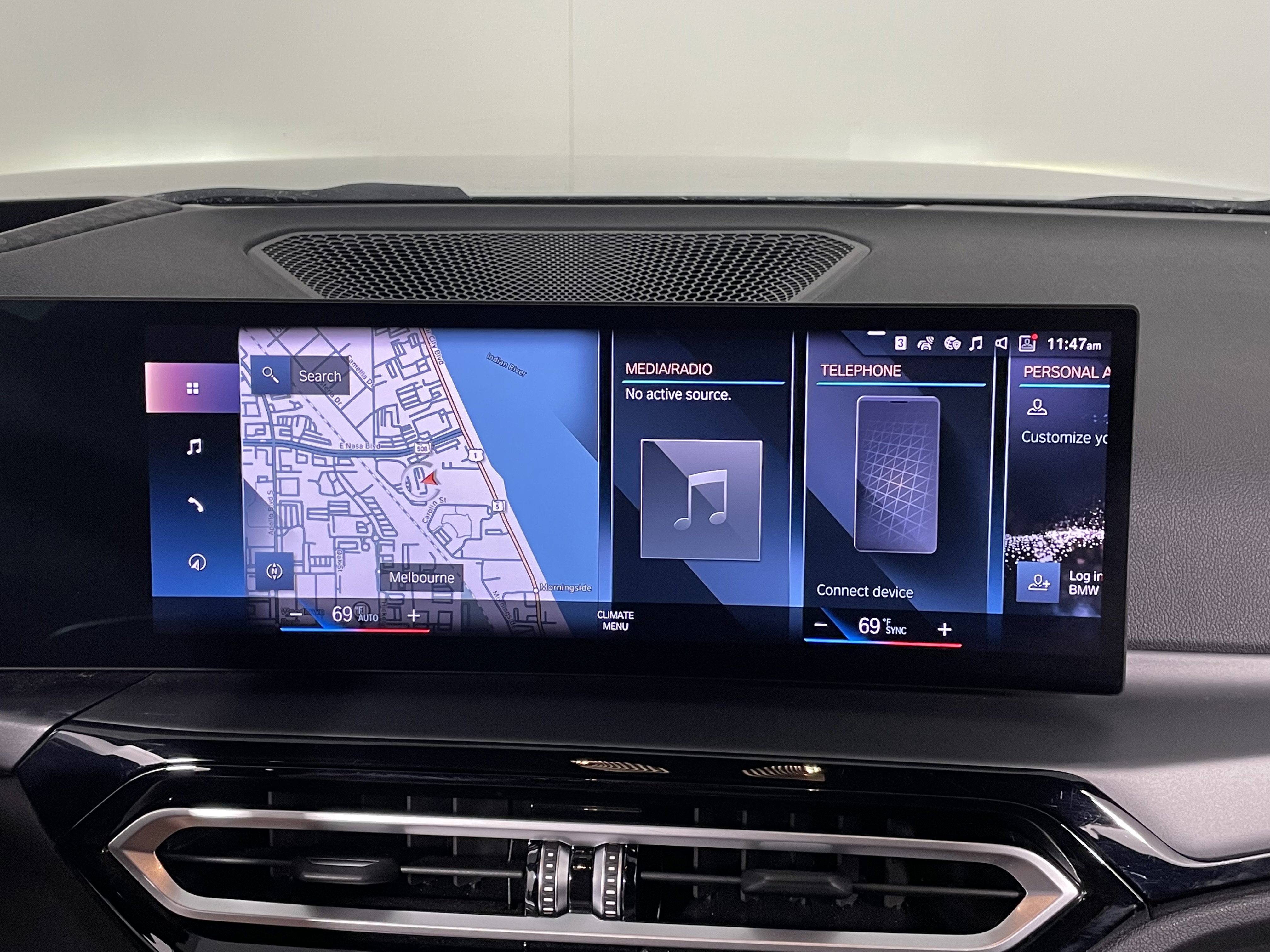 Used 2023 BMW 230i Coupe w/ Premium Package image 17