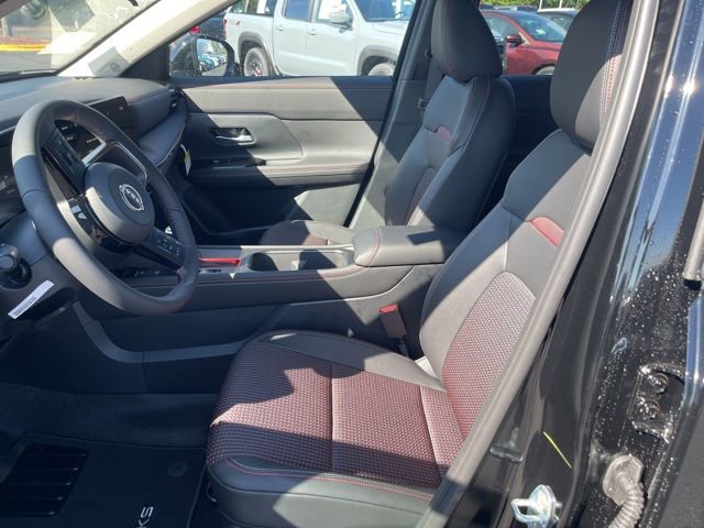 New 2025 Nissan Kicks SR image 15