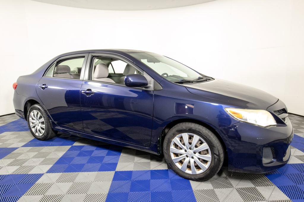 Used 2012 Toyota Corolla LE FWD image 2