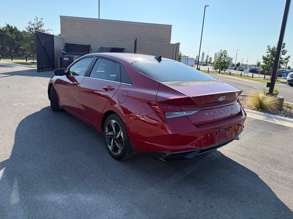 Used 2022 Hyundai Elantra Limited FWD image 6