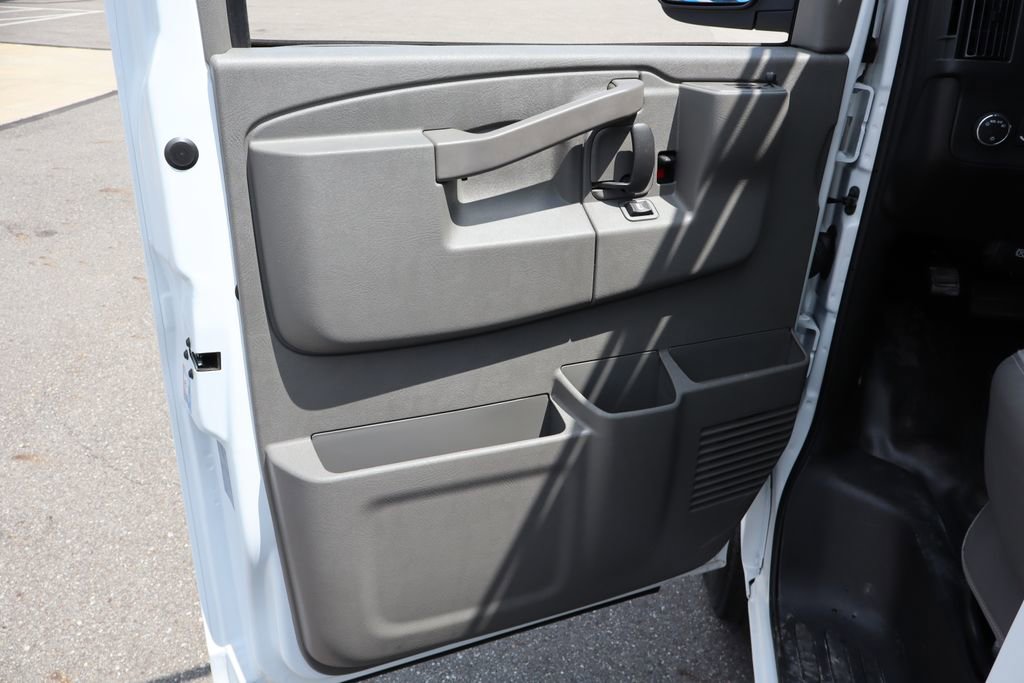 New 2025 Chevrolet Express 2500 w/ Driver Convenience Package image 7