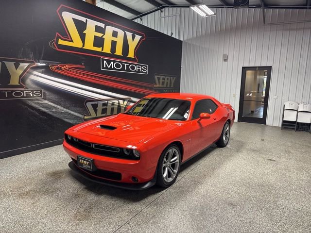 Used 2020 Dodge Challenger R/T RWD image 1