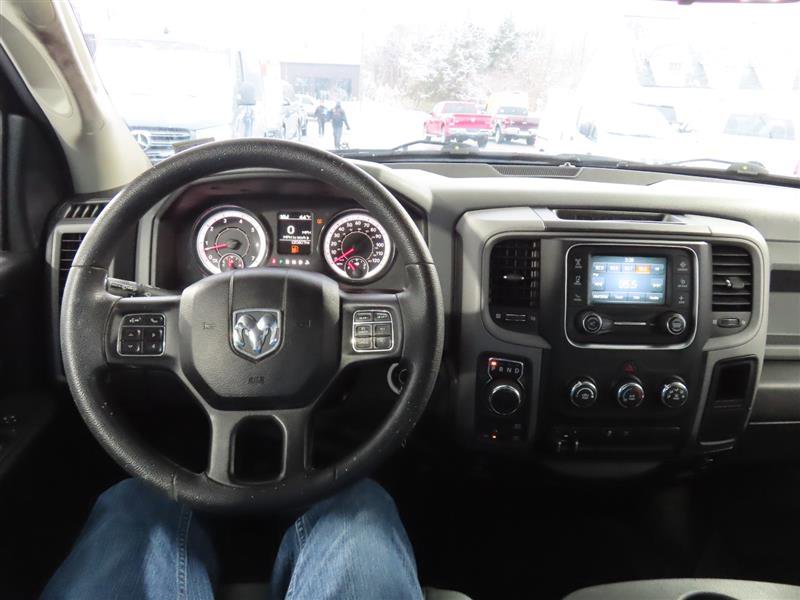 Used 2017 RAM 1500 Express AWD/4WD image 19
