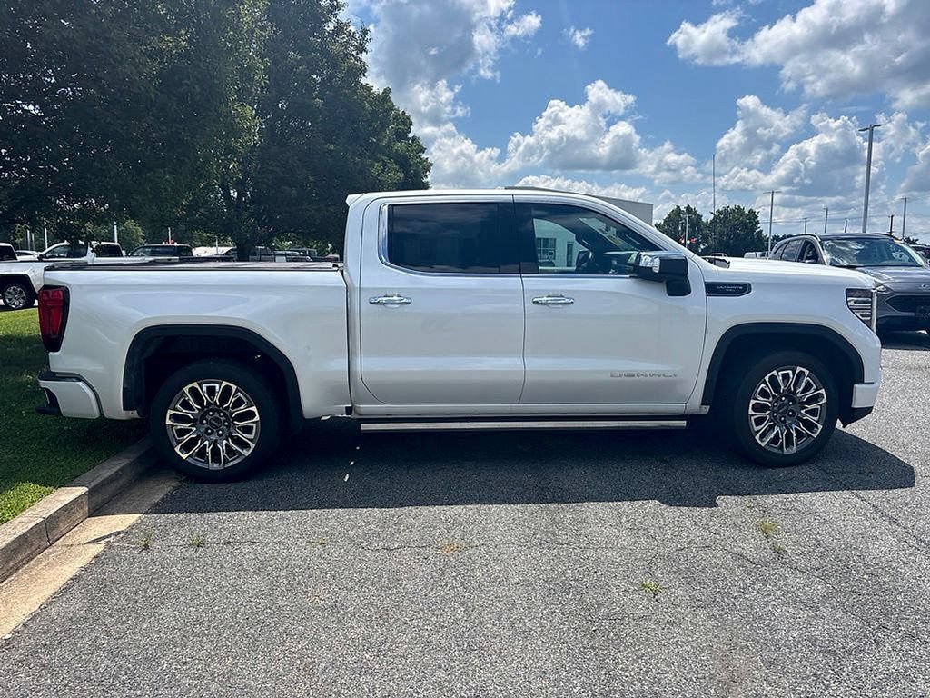 Used 2024 GMC Sierra 1500 Denali Ultimate AWD/4WD image 12