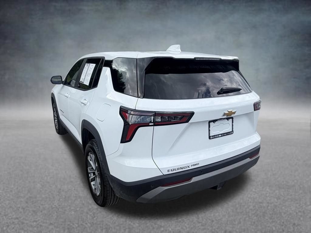 Used 2026 Chevrolet Equinox LT AWD/4WD image 3