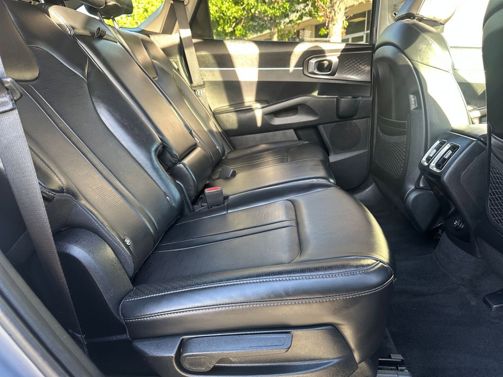 Used 2024 Kia Sorento S image 25