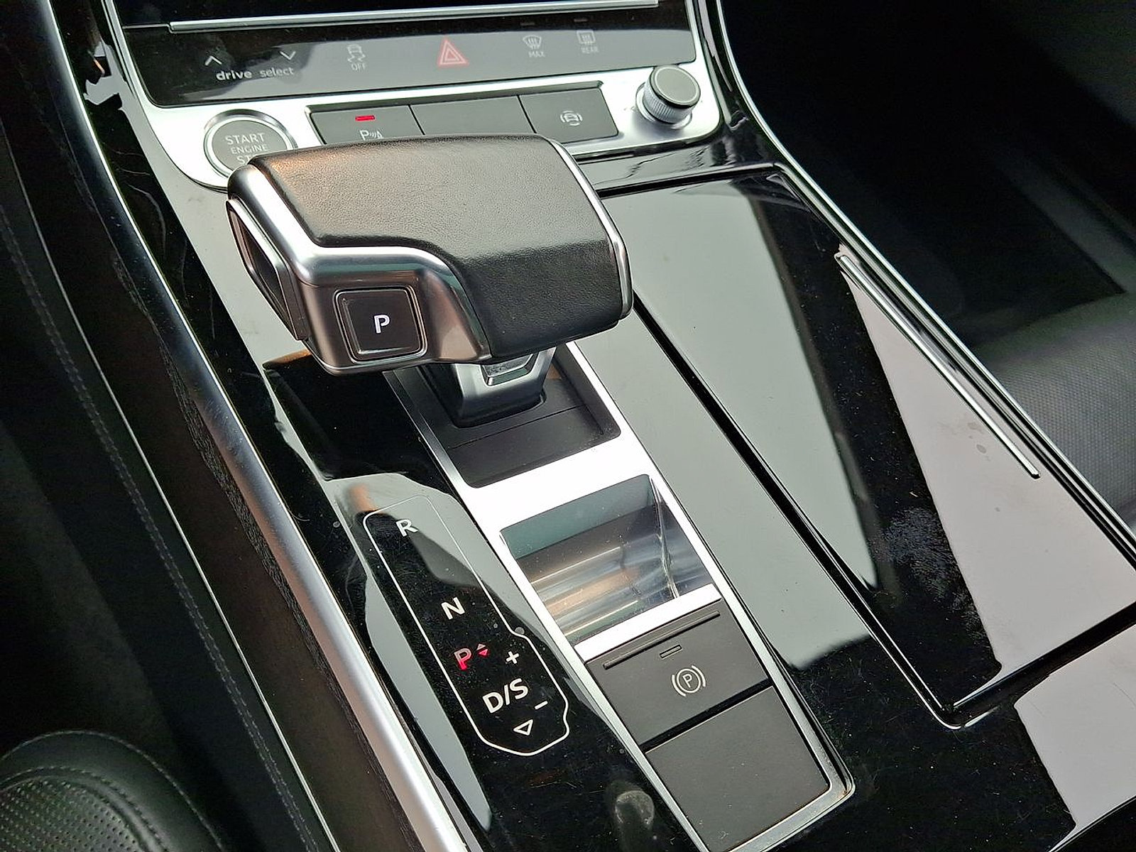 Used 2021 Audi A8 L 4.0T w/ Executive Plus Package AWD/4WD image 26