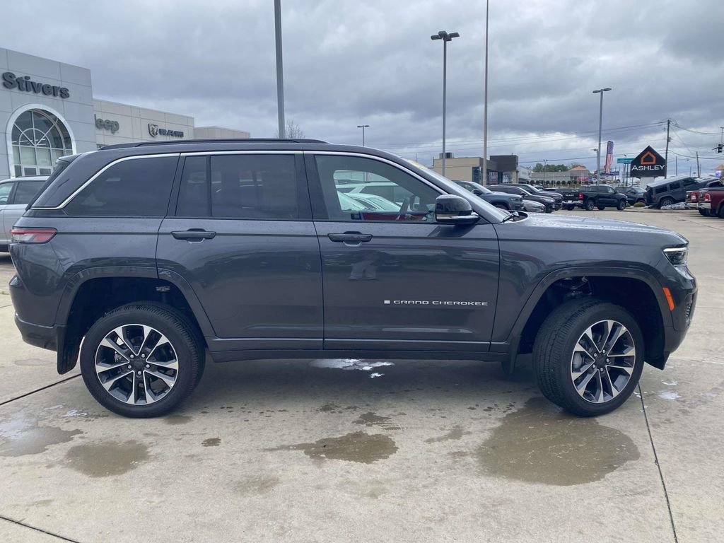 New 2025 Jeep Grand Cherokee Overland w/ Luxury Tech Group IV image 7