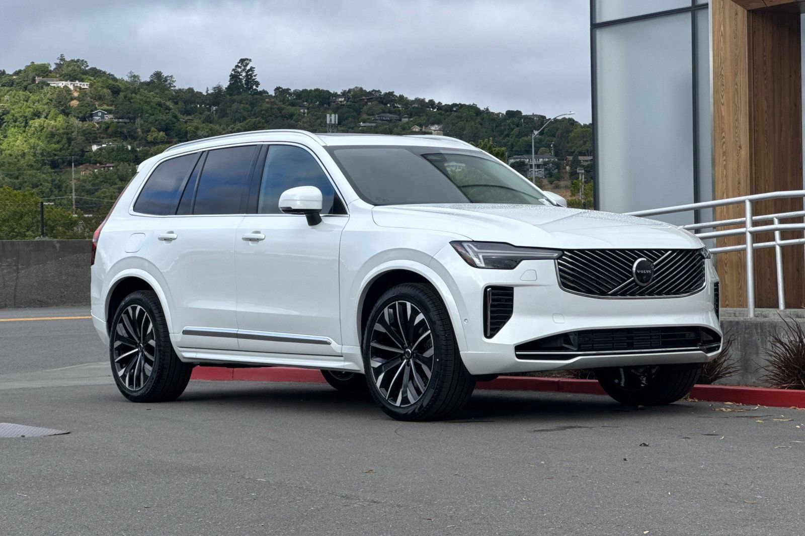 New 2026 Volvo XC90 T8 Ultra w/ Protection Package AWD/4WD image 9