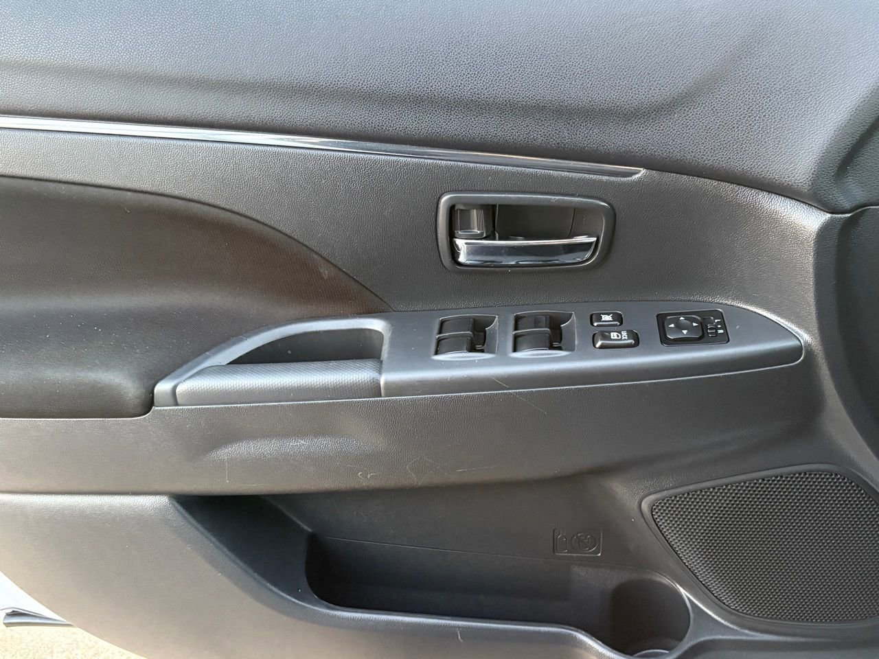 Used 2024 Mitsubishi Outlander Sport 2.0 ES image 25