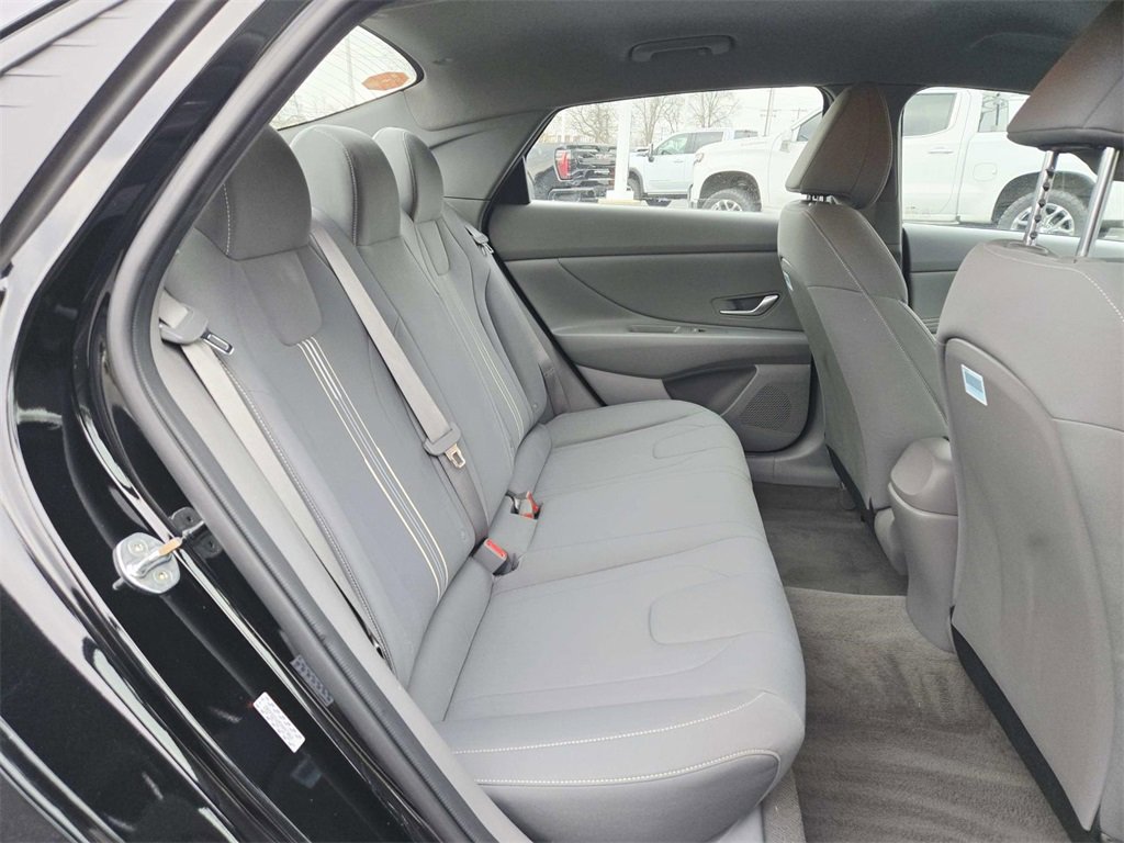 Used 2023 Hyundai Elantra SEL w/ Convenience Package image 14