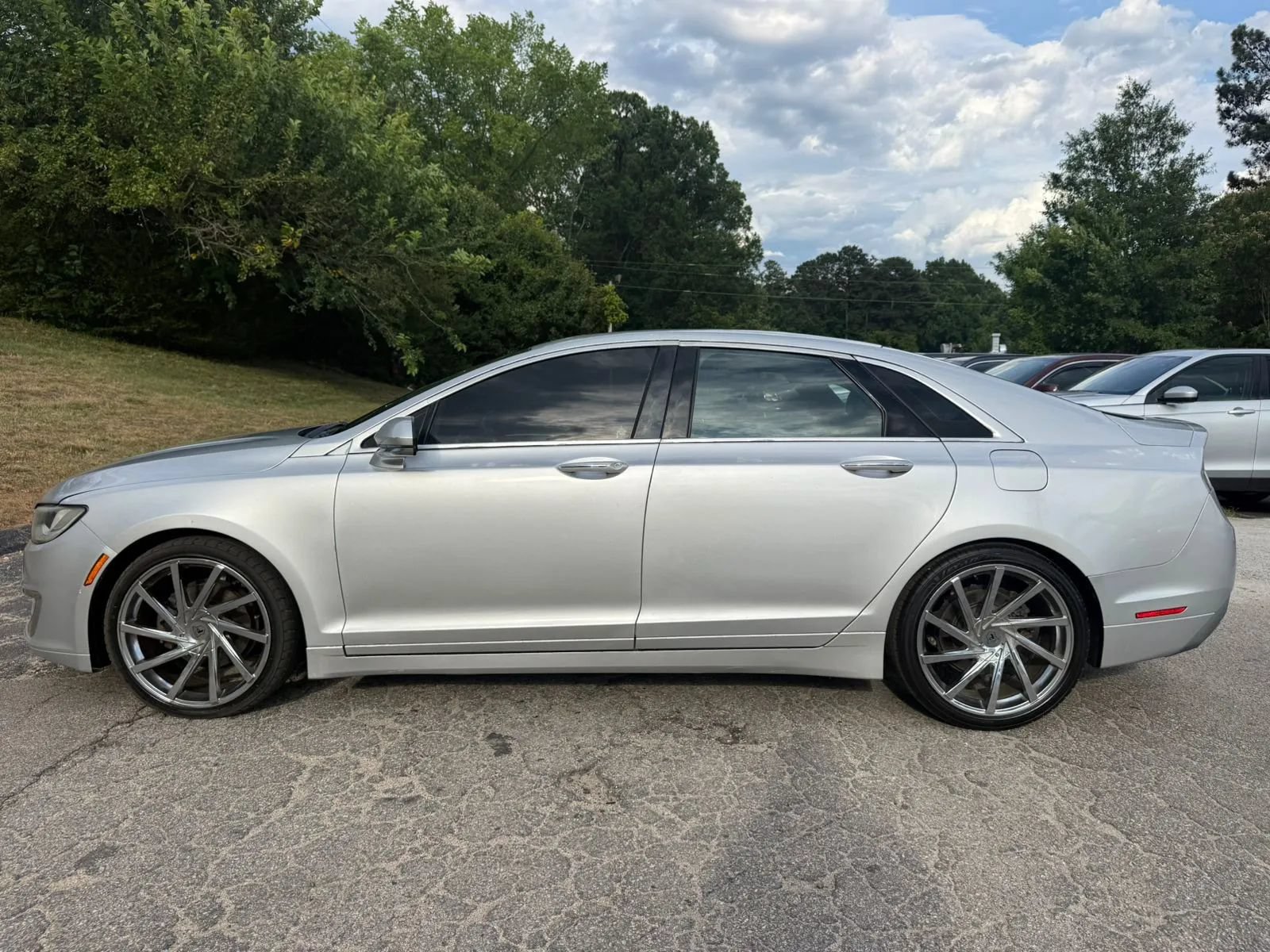 Used 2017 Lincoln MKZ Reserve FWD image 11