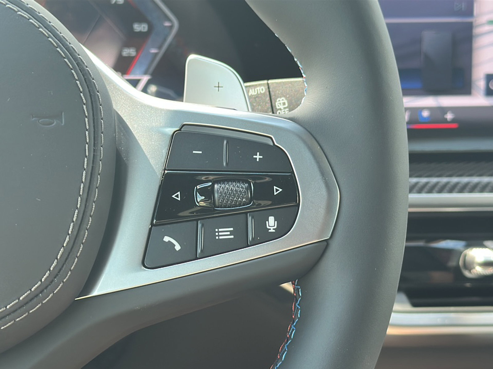 New 2026 BMW X5 M60i image 18