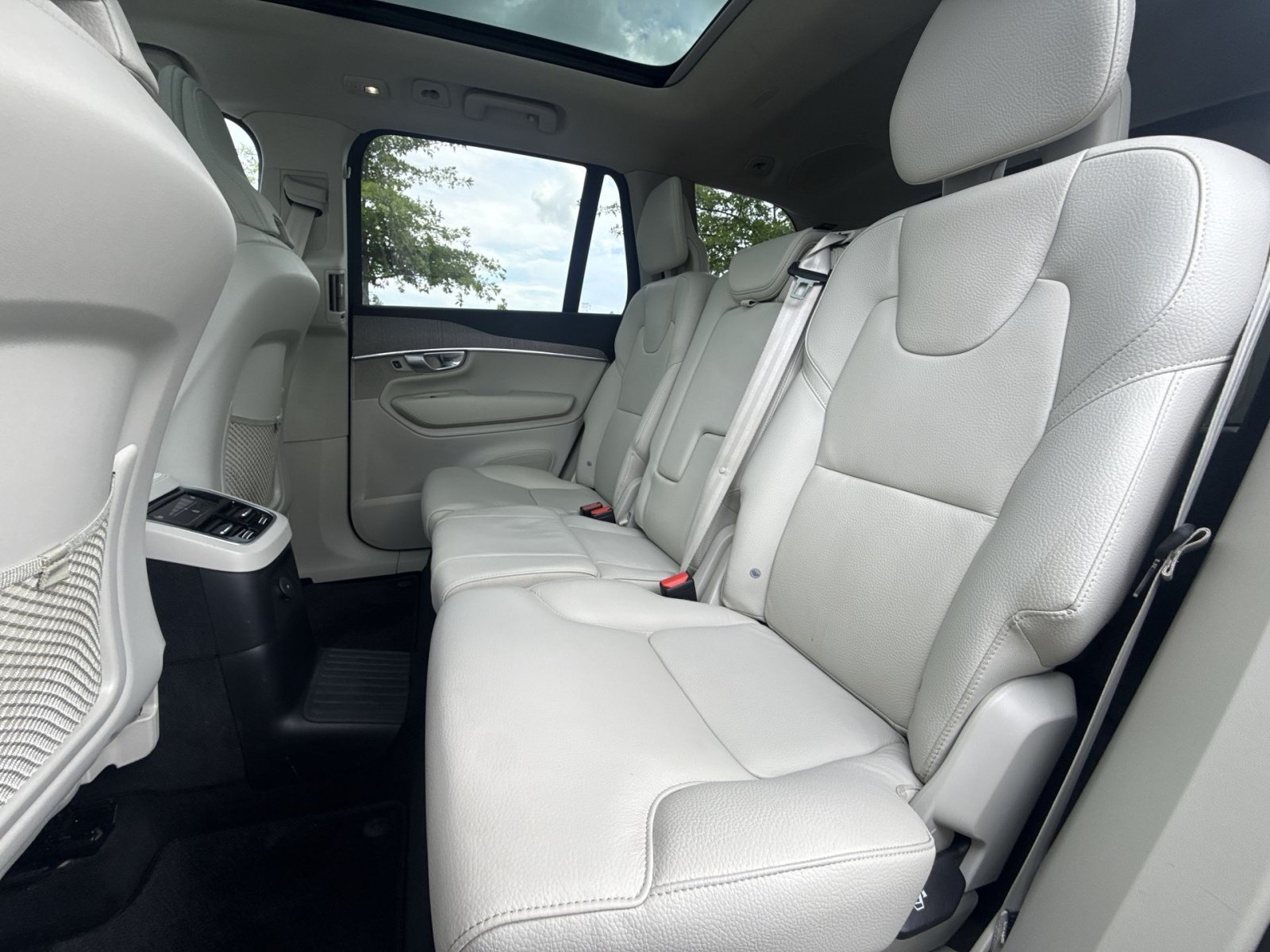Used 2024 Volvo XC90 T8 Plus AWD/4WD image 25