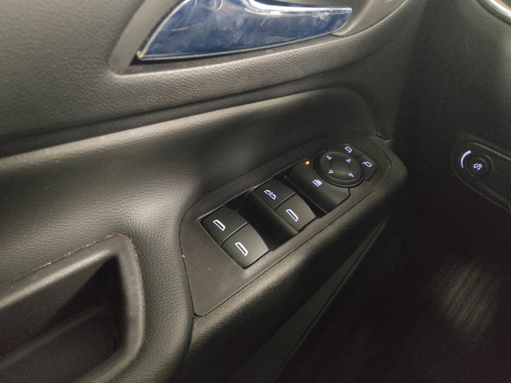 Used 2020 Chevrolet Equinox LT FWD image 27