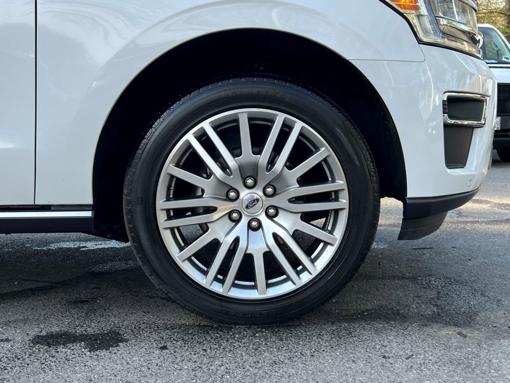 Used 2024 Ford Expedition Max Limited image 9