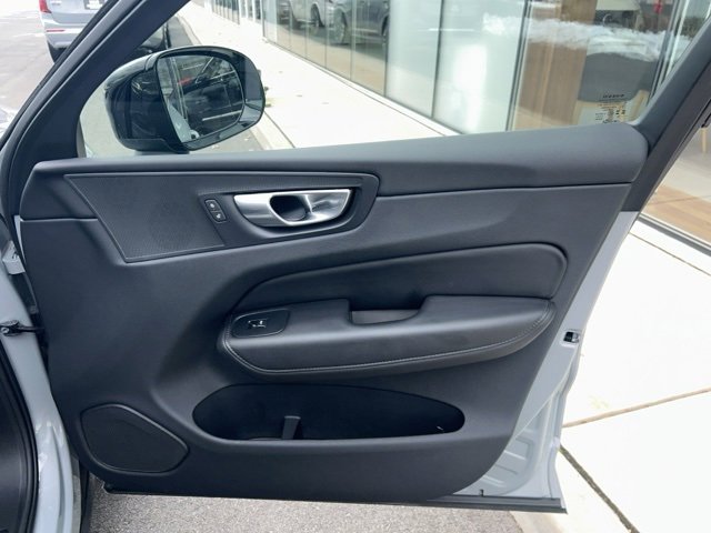 Certified 2025 Volvo XC60 B5 Plus image 14