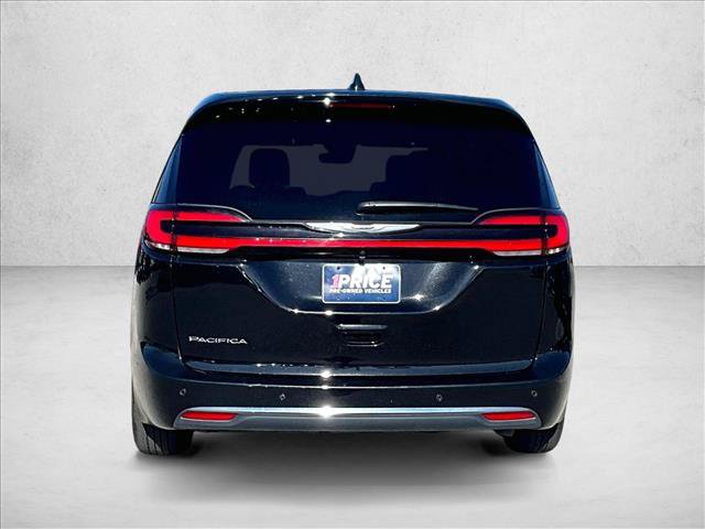 Used 2026 Chrysler Pacifica Select FWD image 4