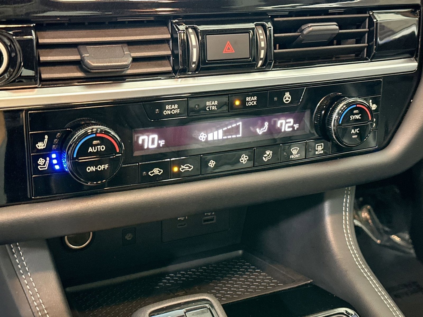 Used 2023 Nissan Pathfinder Platinum image 26