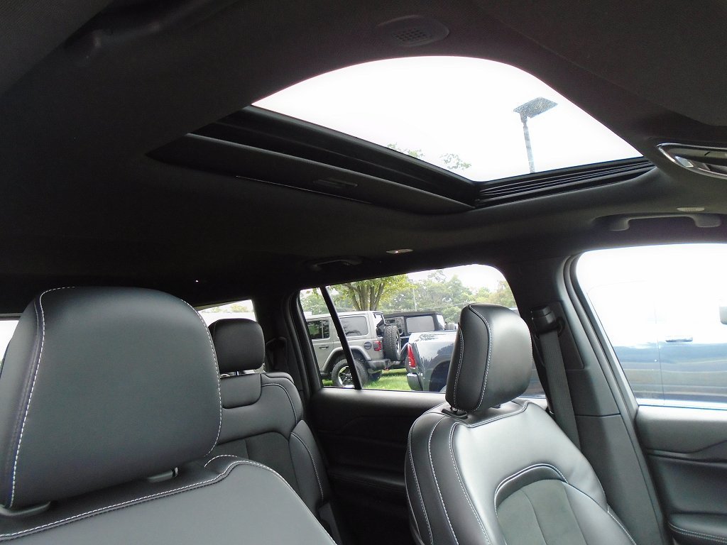 Certified 2025 Jeep Grand Cherokee L Altitude AWD/4WD image 16