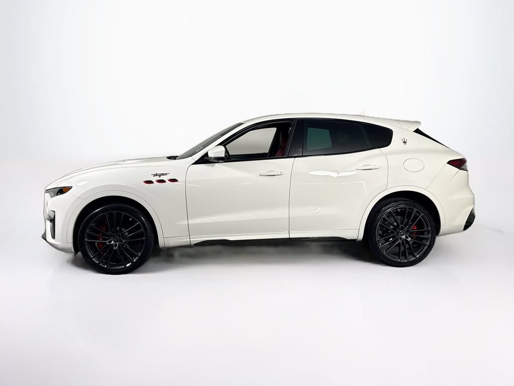 Used 2022 Maserati Levante Trofeo AWD/4WD image 2