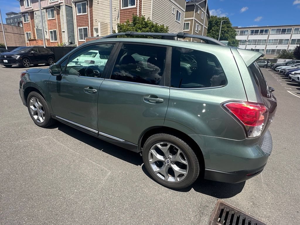 Used 2017 Subaru Forester 2.5i Touring AWD/4WD image 5